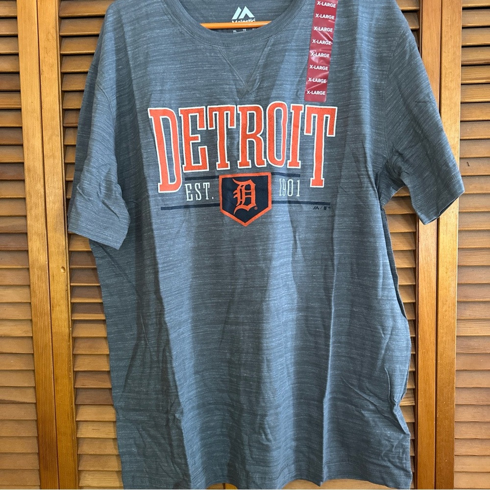 New Majestic Gray Detroit Graphic Men's Shirt